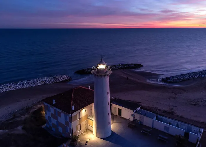 Private Garden With Fireplace *