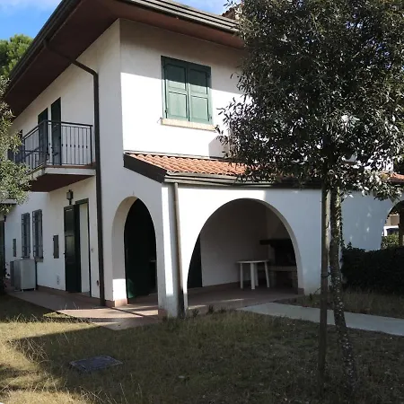 Two-bedroom Flat With Balcony And Private Garden - By Beahost * Bibione